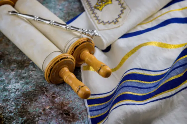 Simchat Torah Services